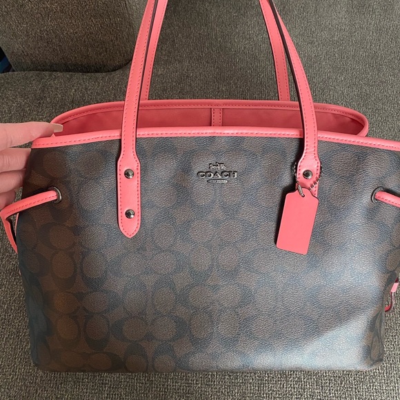 Coach Handbags - Coach tote purse
